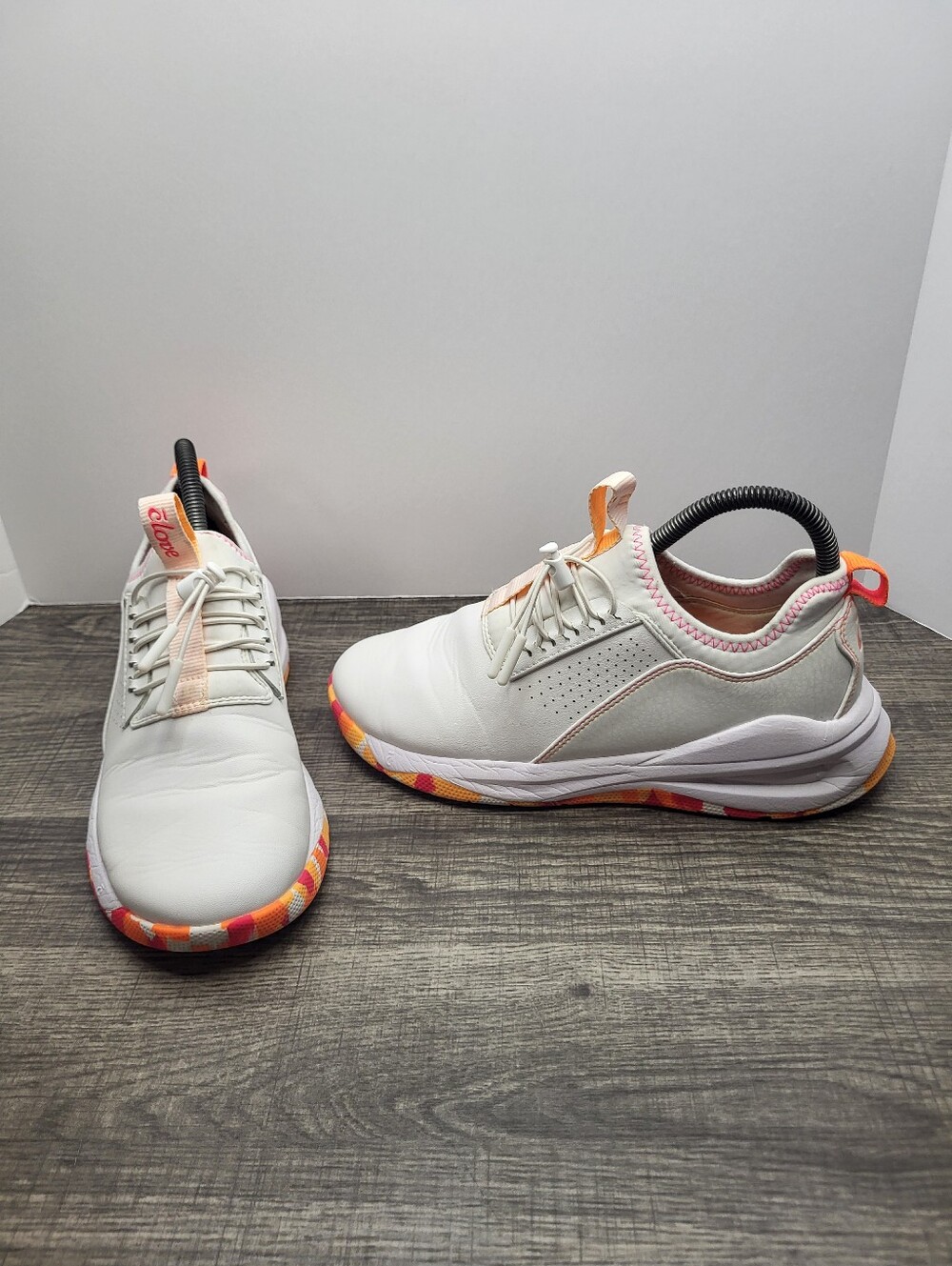 Clove Classic Nurse Healthcare White Orange Shoe Sneakers Women's Size 7